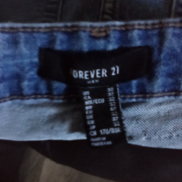 Forever 21 Blue Straight Jeans Classic Denim ( Box HQ ) - Picture 3 of 3